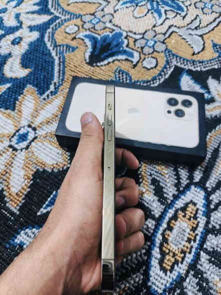 ايفون ١٣ برو ماكس مكفول 
ذاكره ٢٥٦ امريكي بطاريه ٩٠ الجهاز نضيف خدش مابي 
***********
سعر ٧٠٠ 
مكاني جلولاء
