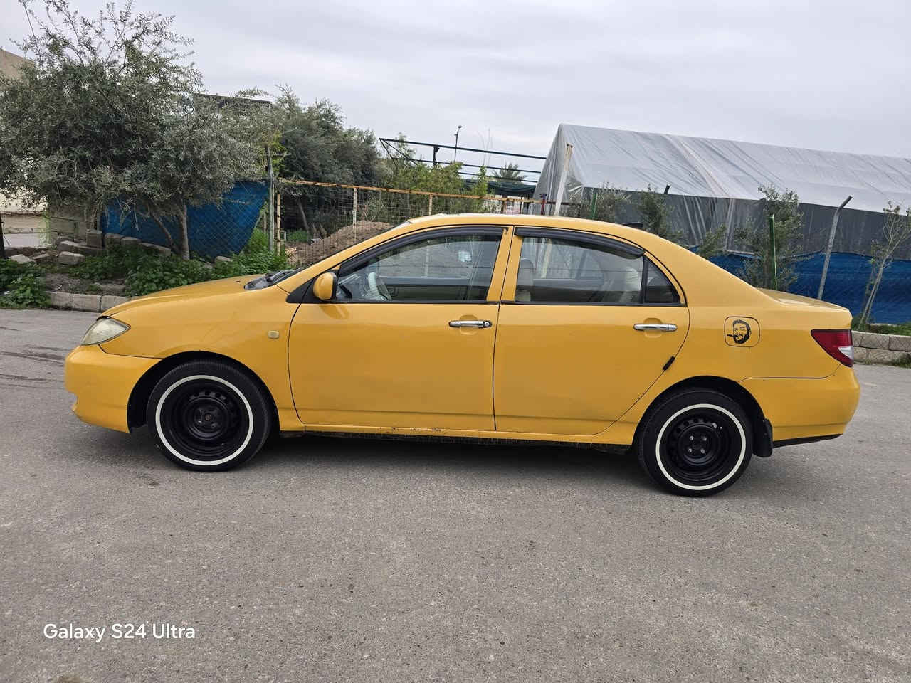 للبيع 
سعر 43$
بي واي دي موديل 2013 
محرك ٤سلندر كير عادي شرط المحرك والكير 
رقم بغداد الماني سنويه جديدة شرط التحويل 
بيها كم قطعة صبغ ابيع حزام 
سيارة جاهزة للشغل محرك كير صدر امامي خلفي طخم تاير 
موصل الايسر 
***********
***********
