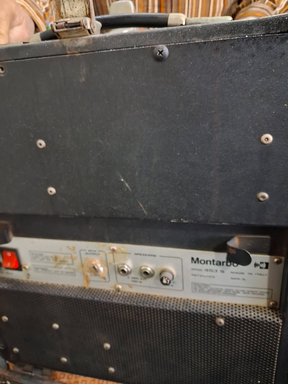 سلام وعليكم ٣ مكاسر اللبيع ابو جنطه ايطالي اصلي اتلاثتهن ممصلحات سعر ٧٠٠مكاني بغداد ***********
