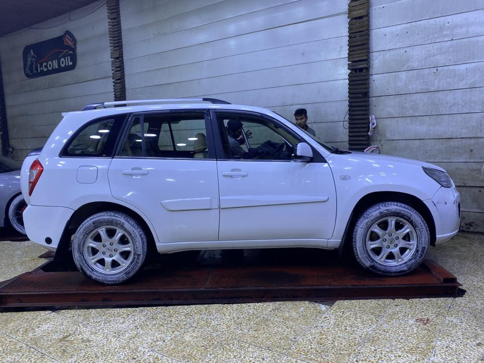 السلام عليكم تيكو موديل 2013 كير كهربائي  المرغوب ومكينه 1800بدون صبغ وبدون حادث وبدون جراد سياره جاهزه وجديده صدر امامي جديد  كشنات تدفئه  شاشه اندرويد فتحه سقف تبريد ثلج وتدفئه شغاله وسياره بلاديه مبيها اي نقص رايدها 68 وبيها مجال للشراي مكاني بغداد الزعفرانيه *********** متوفر واتساب
