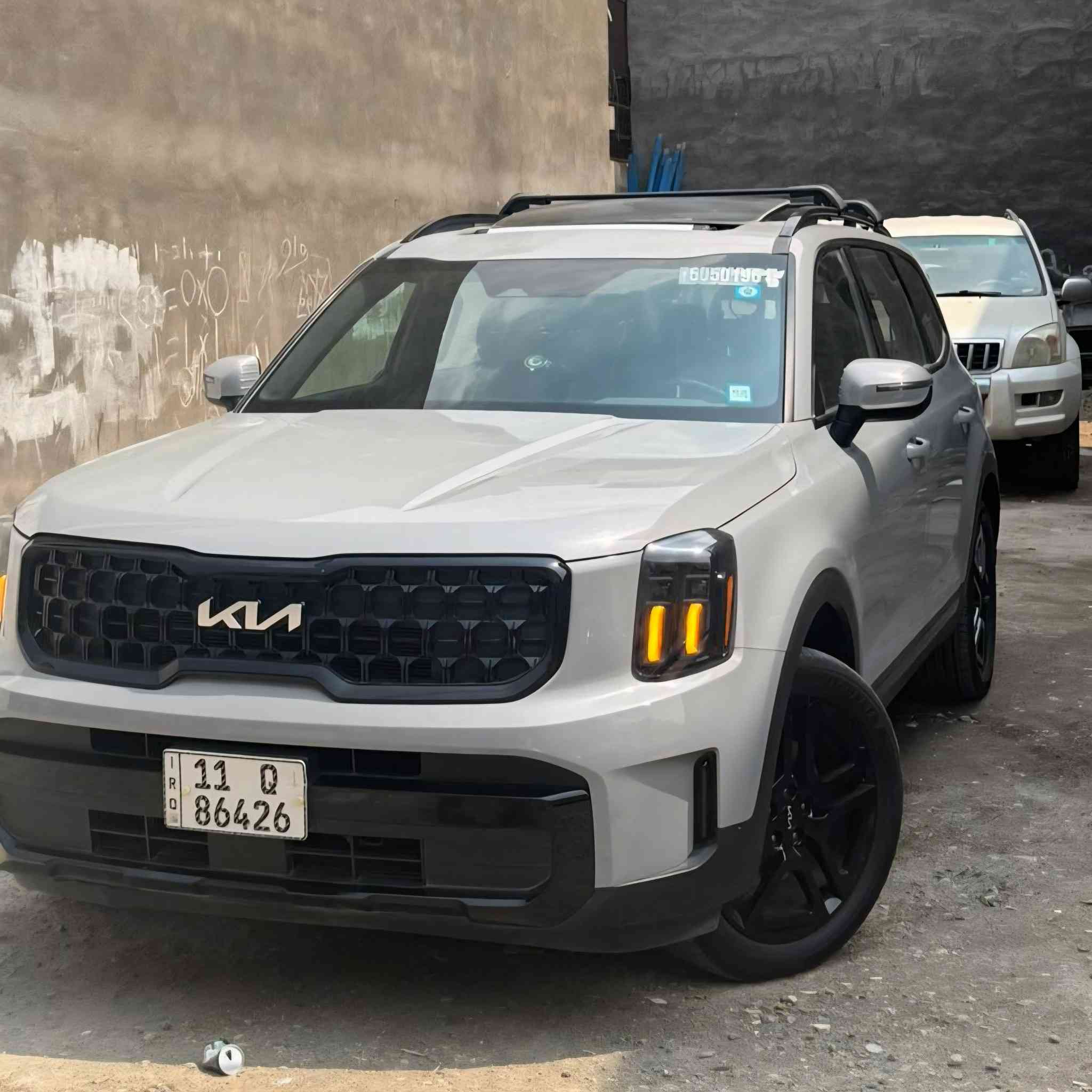 كيا تيلورايد لون مميز 2024 وارد امريكي 6 سلندر 3800
لون سموك رقم بغداد ماشية 9الاف زيروو 
مـواصـفاتها EX X LINE:
بانوراما بصمة تشغيل عن بعد كشنات كهرباء
كشنات تدفئة تبريد تحديد مسار
تحكمات ستيرن نضام ابل كاربلاي اندوريد اوتو
كشنات جلد كشنات vip عدسات زينون
شاشة متصلة مانع تجصادم امامي/خلفي/جانبي
اوتو هولد اوتو ستوب اشاير بل مري
لايتات امامي خلفي LED
فورويل 
4وضعيات قيادة SPORT/ECO/COMFORT/SMART
مري شفط جنطة كهرباء
شاحن وايرليس 

🛑 السعر سوي تعليق يصل مباشرة 🤖 

رقم الشاصي:
5XYP3DGC5RG466186
مكان بغداد البلديات

رقم صاحب السيارة 
***********
