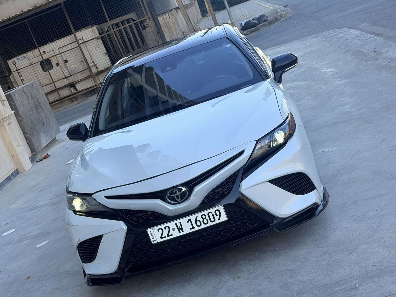 كامري 2023(TRD)
6 سلندر تي ار دي  
كشنات جلد (TRD) سبورت 
المواصفات السياره 
حساس خلفي ونقط عمياء.
تنبيه الخروج عن المسار .
تحذير تصادم.
وضعيات قيادة.
شفتات ستيرن.
وشاشه وكامره.
دخول ذكي وبصمه.
كشنات مختمةtrd.
ويل 19 مختم ايضا(TRD).
مكينه 3500  v6.
كزوز رياضي من تيوتا مختمtrd.
سيارة جديدة ماشية (32) الف.
رقم سياة (اربيل) الهزه جديدة2026.
سنويه جديدة  2030.
السعر 186$
رقم الهاتف ***********

حادثه باب وجاملغ
