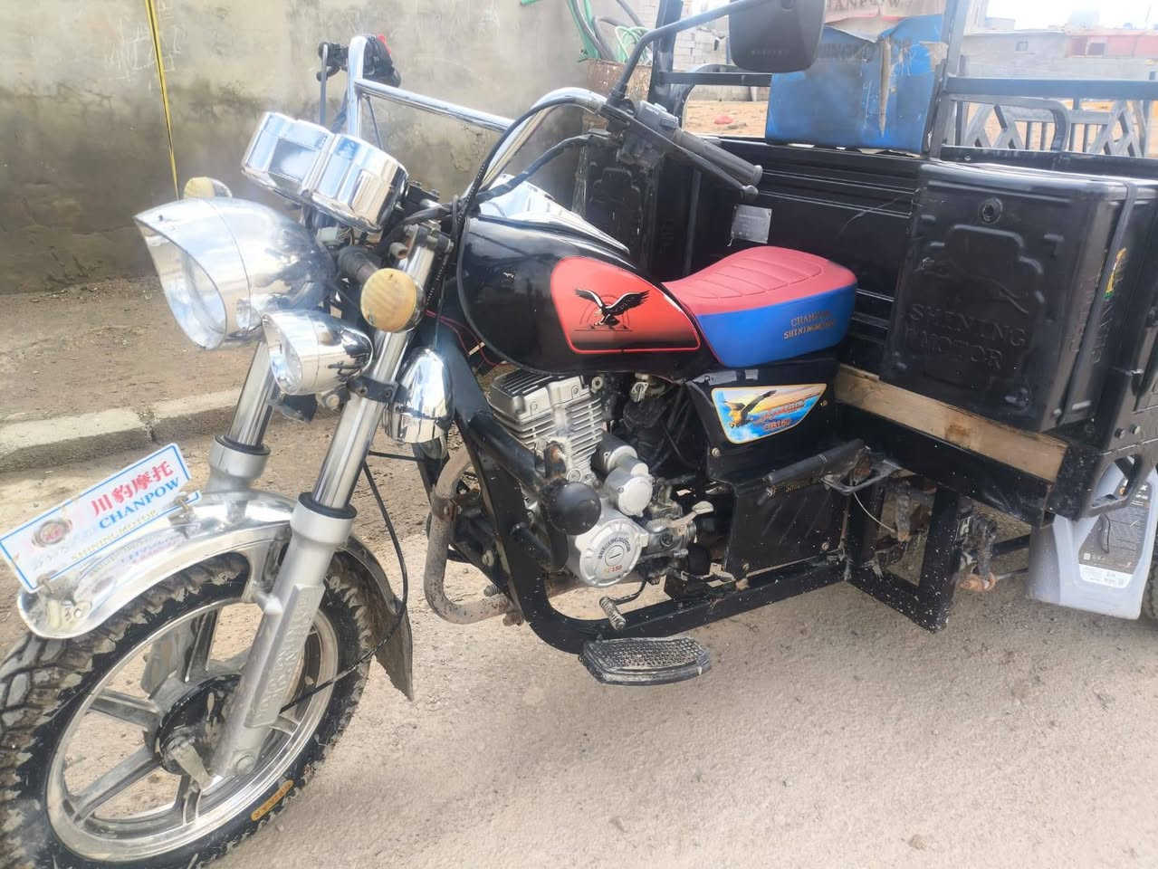 سلام عليكم ورحمه الله وبركاته من رخصت الادمن عندي سوته للبيع موديل 2023 جمره محرك  بلال اوراق للمرور وكمرك كامل رقم فحص كبل شد ارقام ٢٥٠٠وبيه مجال ***********
