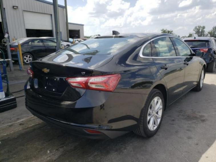 🛞نــوع الــمـركـبة:- شوفر ليت - ماليبو LT
💵الـــــســعـــــر 118 $ 

🪙الـــــمــوديــــل:-2020
‎⚙️حــجـم الـمـحرك:-1.500 توربو 🚀
🧭الــــعـــــــــداد:102 الف ميل
💌اللــوحـــــــة:- بغداد رقم جديد سنويه جديدة وهزة جديدة
💥الايــــربــاكـــات:- سليمة بلادي 

#ملاحظة:- #الضرر:-  موضح بالصور بدون صبغ محرك شاصي حداديه راديترات كلهن كفالة وشرط الفحص والسيارة جاهزه من كلشي دنيار ماتصرف 
ادامة منظومة احتراق جديدة 
حجر بيئة جديد 
صدر امامي وخلفي جديد

          💎💎#الـــــــمــــواصــــفــــات💎💎

♦️شاشة كبيرة 
♦️كامرة خلفية
♦️بصمة تشغيل 
♦️بصمة أبواب
♦️تشغيل عن بعد
♦️تحكم أستيرن
♦️لايت زنون ناصي 
♦️كشن الأمامي كهربائي
♦️ تدفئة كشنات 
♦️سبايدر خلفي

📩#للاستفسار__والتواصل :- عــلـى الرقم الموجود

#اسيا :-***********📲📲

العنوان:-بغداد - حي الجهاد
