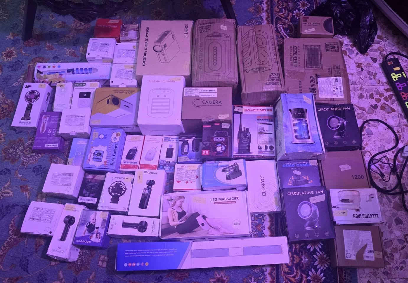 السلام عليكم للبيع شلع القطعه على 8000 الف ابيع شلع 170قطعه بشرط كله على الفحص من ظمن هاي الشلعه ايباد عدد 2 موبايل عدد 1 شي على شي 8000
مكاني البلديات
***********
