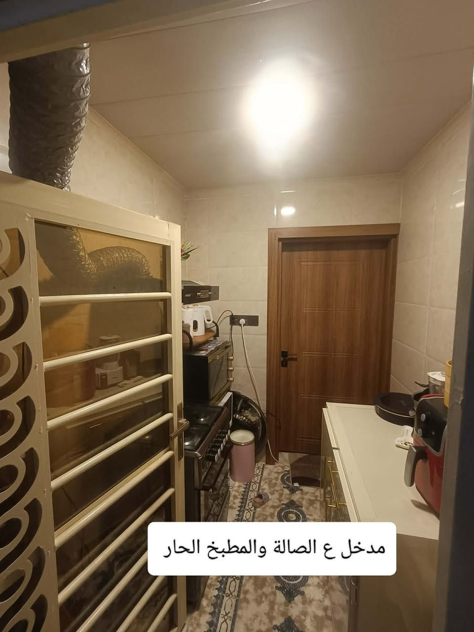 دار للبيع مساحه 131 متر خلف مستشفى الالماني غرفتين صاله استقبال مطبخ مع شقه في الطابق الثاني درج خارجي السعر 160 مع المجال
 ***********
***********
