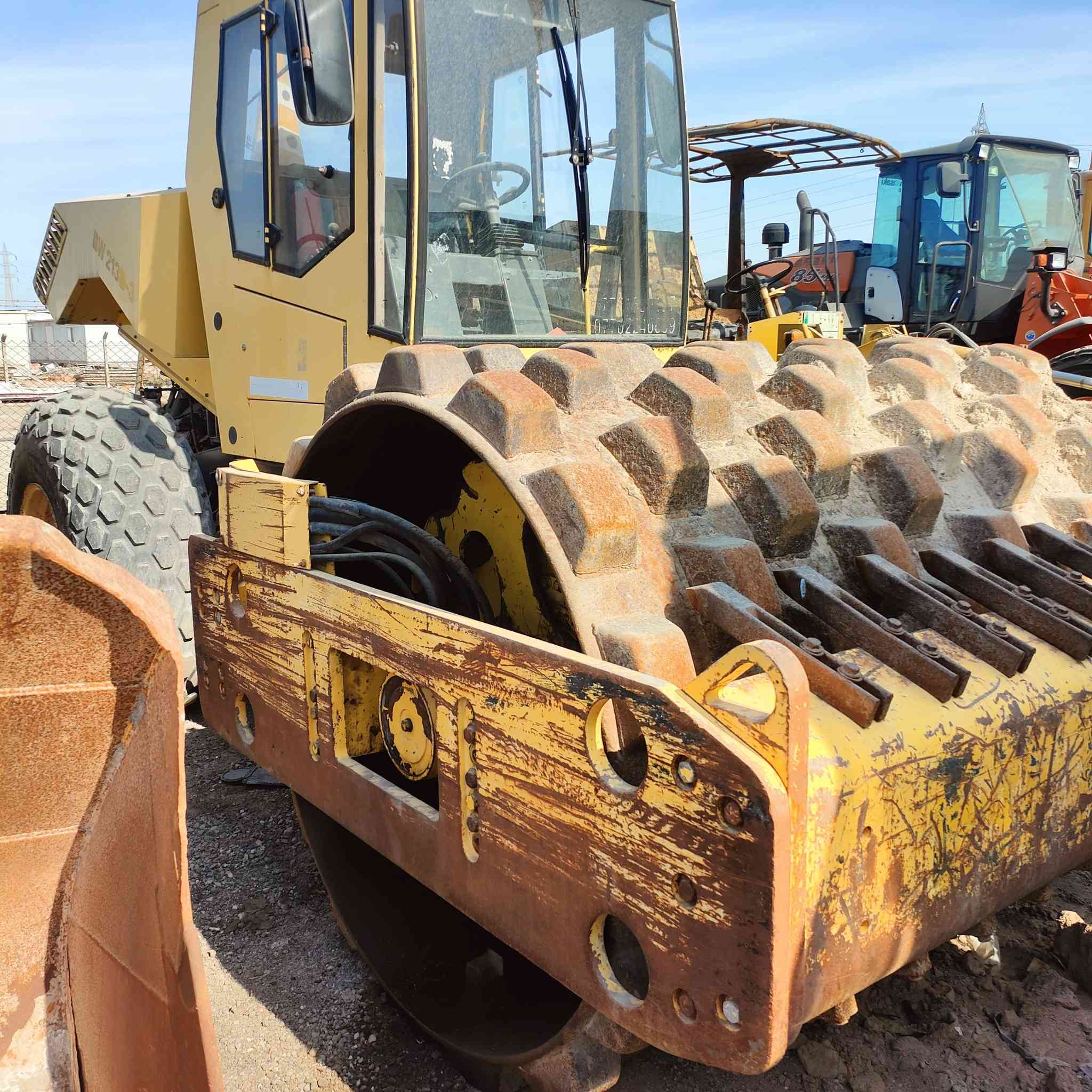 سلام عليكم 
حادله بوماك/ارقام سليمانيه باسمنه تحويل ضلفيه موديل ٢٠٠٢ حجم 213-D-3
محرك بيركنز ٦ سلندر/ مكينه بلاديه مامفتوح منها شي 
مكاني البصره /***********
#حادلات
#معدات
#حفارات
