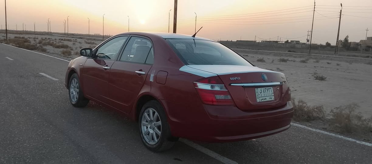 للبيع جيلي موبل2013رقم بغداد الماني سنويه جديده سياره مكفوله كفاله عامه من كلشي من كير مكينه حداديه تخم تاير  كله مكفول الشراي يتصل ***********
