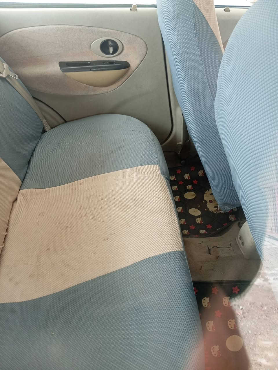 السلام عليكم للبيع كيو كيو مكفوله رقم نكليزي ماشيه 45 السعر 33 وبيه مجال رقم ***********
