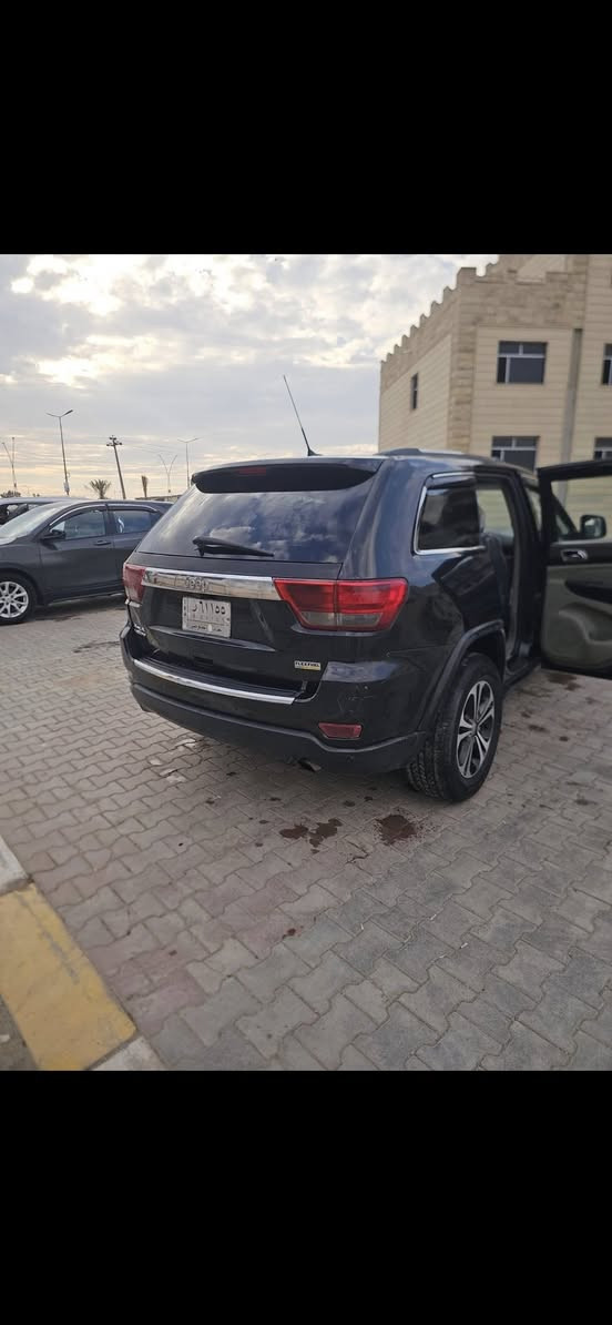 جيب 2011 السياره بيه تجيه خفيفه ومصبوغه عام 
رقم بغداد بسمي مكينه كير حداديه توني فاتحه تبريد شواصي مكفولات تحكم استيرن شاشه تاب السعر ١٢٠ الشراي يتصل ويدبل ***********
غير متواجد على النت الشراي يتصل يشلع اعيوني
