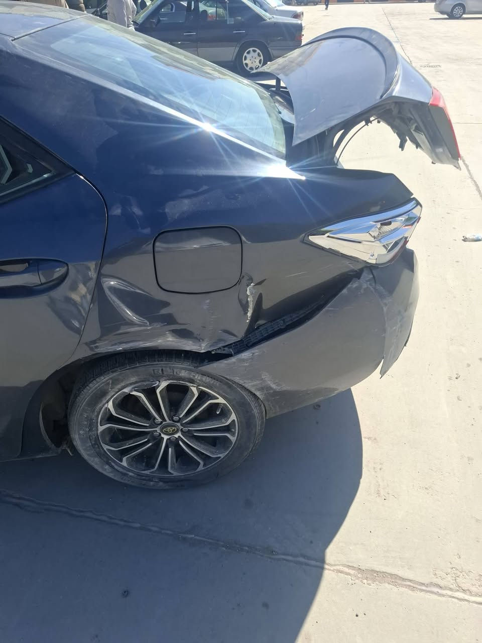 السلام عليكم سيارة للبيع على هاي الوضعيه في ديالى موديل ١٩  رقم سليمانيه LE 
للاتصال ***********
