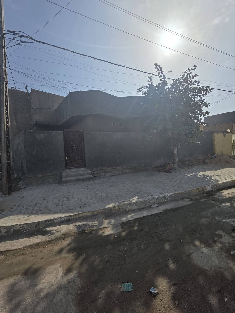 السلام عليكم
موقع تجاري  للبيع طــــــــابــــــــــو ملك صرف ركن على شارعين 

الموقع المحاويل بدايه حي النور مجاور مدرسه عراقي الجديد 

  المساحه 482 متر في السند واقع حال اكثر 

السعر خاص 

للأستفسار زياره مكتب المحامي علي راجي العلواني الكائن المحاويل حي ١٧  او الاتصال على الأرقام التأليه 

***********

***********
