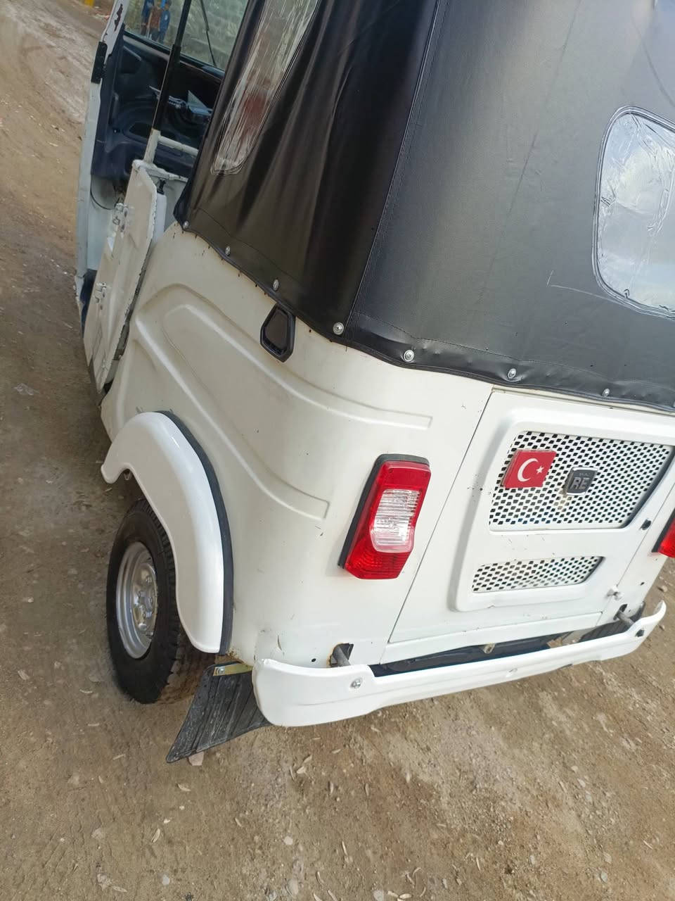 تكتك للبيع موديل 2022شهر 10رقم وسنويه بغداد تحويل ثاني يوم مكفوله من عده طخه بالصفحه ومعمره السعر 7600وبيه مجال مكان الشعب شارع الصحه ***********
