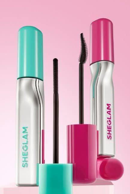 🌸ماسكارا شيكلام (SHEGLAM) الترا لاش ليفت لاش لايتر أب آند آوت  رموش أطول، أكثف، ومظهر يخطف الأنظار من أول لمسة
✅الفوائد الرئيسية:-
✔️ تتميز بفرشاة "ريشة ومشط" منحنية مبتكرة تحتوي على ثلاثة صفوف من الأسنان الدقيقة، مصممة لالتقاط وتغطية كل رمش من الجذور إلى الأطراف دون تكتل.
✔️ توفر إطالة ورفعًا فوريًا للرموش، وتمنحها مظهرًا متفرقًا ومجعدًا. 
✔️التركيبة غنية بالببتيدات وزيت الجوجوبا لتغذية وحماية الرموش.
الثبات
✔️ مقاومة للماء والتلطخ والتقشر، وتدوم طوال اليوم.
✔️ يمكن إزالتها بلطف باستخدام مزيل مكياج العيون أو الماء الدافئ والضغط الخفيف على الرموش، حيث تحتوي على تركيبة "أنبوبية" تغلف كل رمش.
✔️خفيفة وثابتة، ما تسبب ثقل على العين ولا تساقط خلال اليوم، وتبقى الرموش محافظة على شكلها ولمعتها..


**إذا كنت صاحب هذا الإعلان وتريد حذفه لأي سبب، رجاءا أرسل رسالة إلى الدعم الفني**