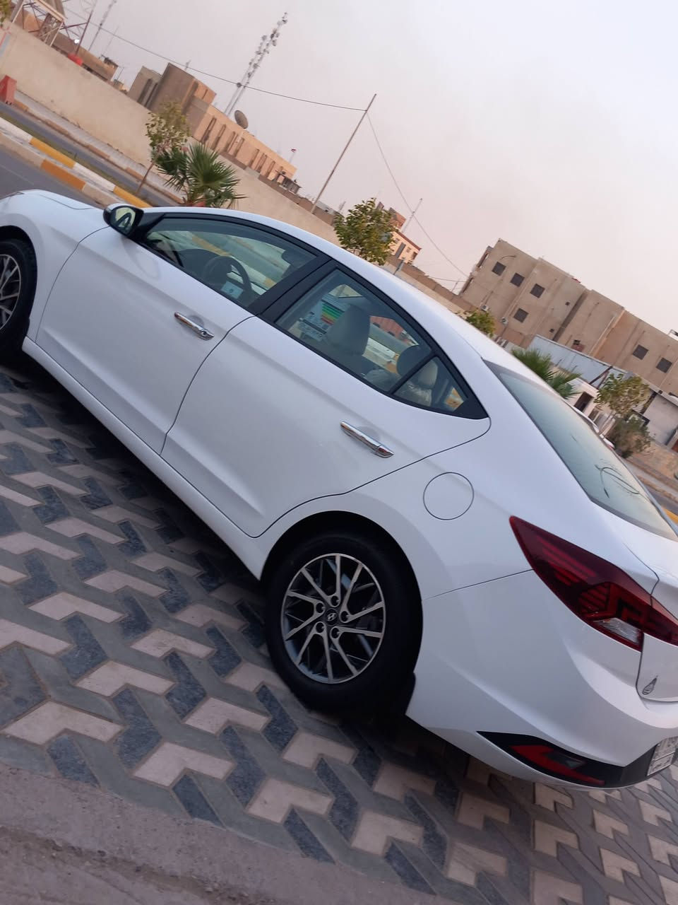 السلام عليكم النترا موديل 19 للبيع خليجي مكينه 1600 دوش الضرر تبديل جاملغ ومرشوش الباب السياره بااسمي رقمها المثنى  السعر 148 وبيها مجال العنوان الناصريه مركز مدينة رقم موبايل *********** السياره جاهزه من كلشي تبريد قطعتين
