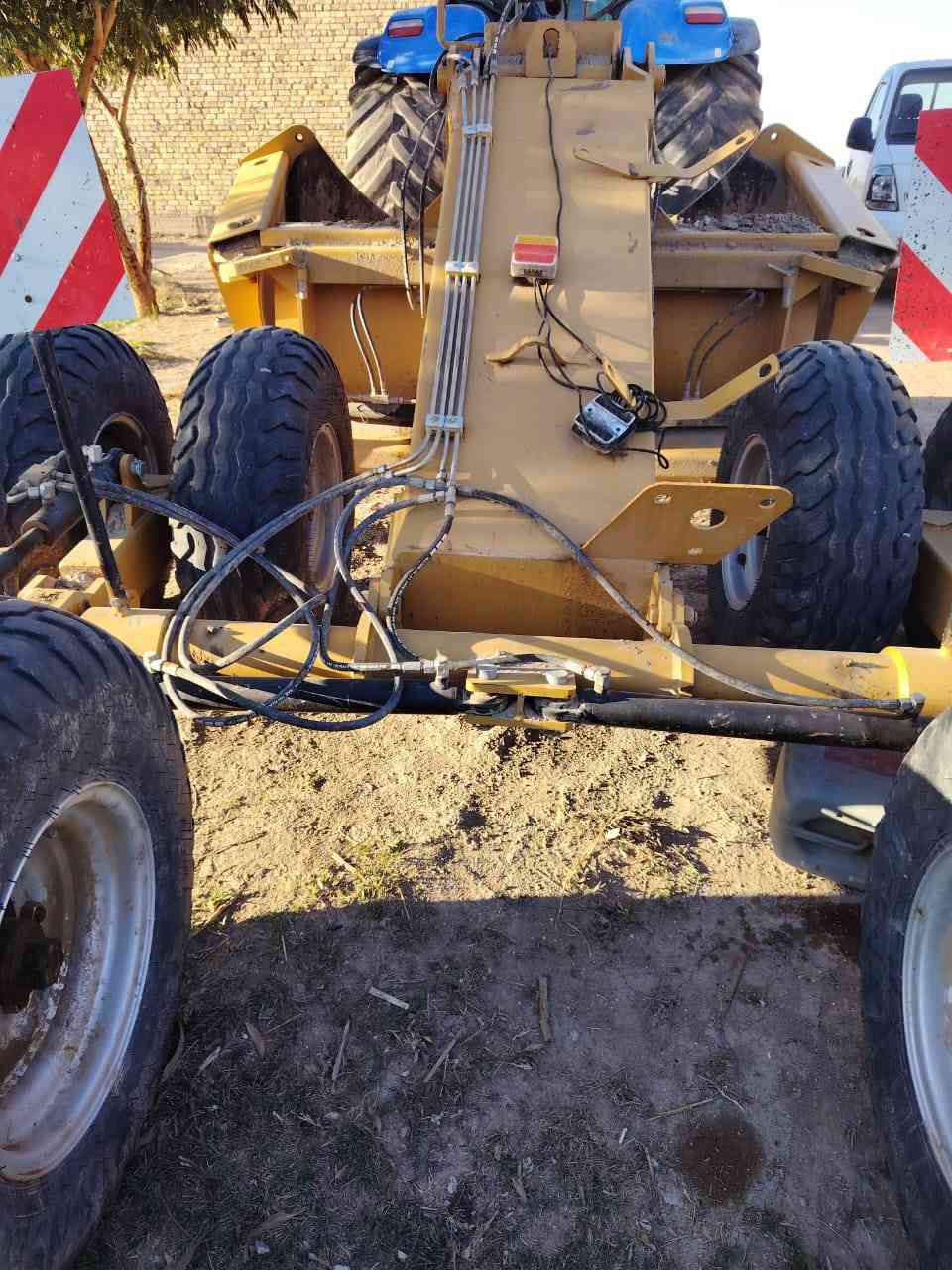 للبيع معدلان فارمر موديل 24 مشتغل موسمين بدون جهاز مكفول من الفطر والحيم ***********
