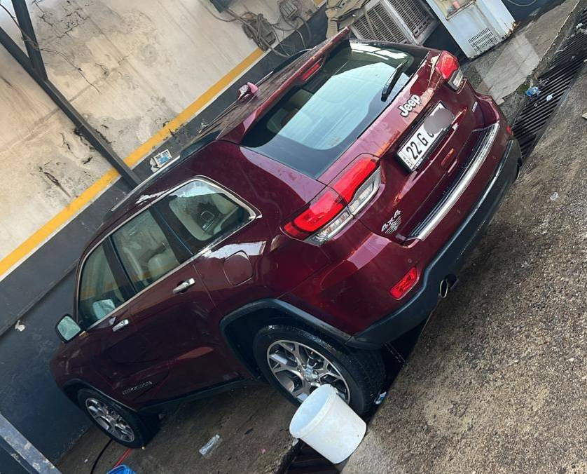 السلام عليكم ... جيب لميتدد 2020 
خليجي وكالة هارلم ماشية ٤٨ حقيقي وشررط الفحص 
السيارة جديدة كلش .. كشر مووس 
السيارة بيها صبغ بمقدار شبر بالجاملغ جهة السايق 
بدون حادث طخة بحافة الحايط صارت 

السيارة سنوية بإسمي مرقم شمالي تحويل مباشر 
مكان السيارة بغداد الغدير / ساحة ميسلون 
والسعر المطلوب 325 ورقة 
للاستسفار اكثر *********** يوجد واتساب / ابو حسن
