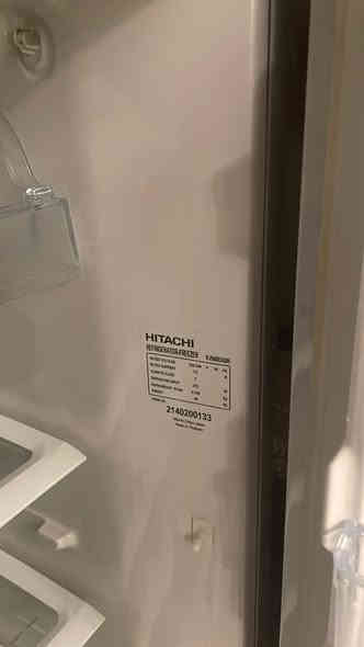 ثلاجة هيتاشي نظيفة وشغالة ١٠٠٪؜ للراغبين التواصل على الرقم ***********
