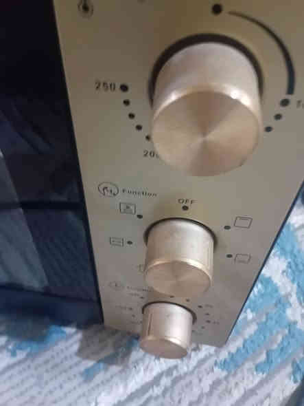 اوفن كهربائي استخدام قليل 
صينتين مكان كربلاء ***********
