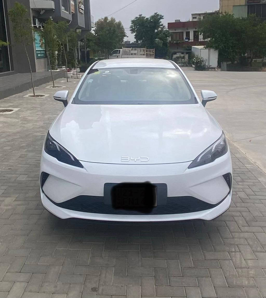 BYD 2025 SEAL 05 
چوار هەزار ڕۆشتوە ، وەک سفر وایە ، کوشنی ئەسڵی جلدی تێ گیراوە ، لە گەڵ گاعی سەردۆسە ، هیچی نیە ، بۆ نرخ پەیوەندی بکە ،تازە رەقەم کراوە ***********
