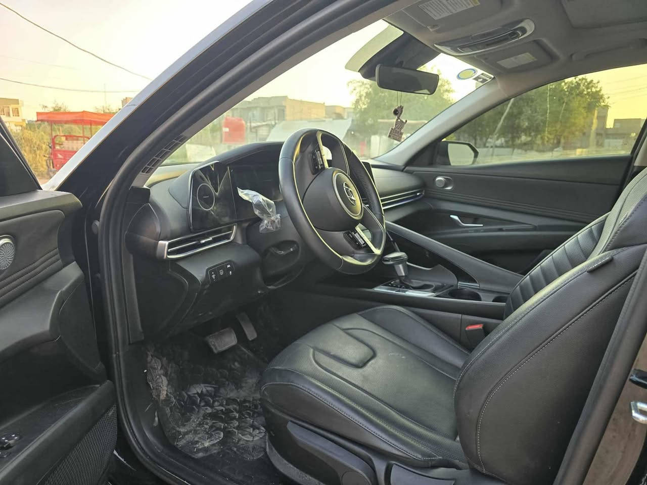 مكلفة بالنشر 
النترا موديل 2023 سيارة فول موصفات خطين بانزين وكهرباء 
جاملغ أمامي ومبدل بلادي بدون دواخل  
السعر 163  وبي مجال بدون مراوس للاستفسار الاتصال عل الرقم ***********
