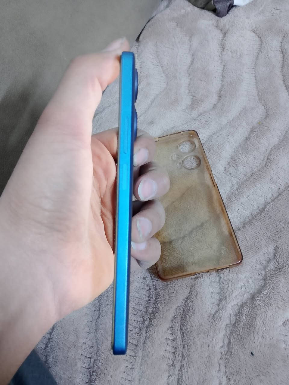 السلام عليكم جهاز بوكو F5 فايف جي نضافه 100 ذاكره 256 رام 12+12 بطاريه 5000  معالج  Snapdragon 7+ Gen 2  يشغل ببجي 90 فريم باقي العاب 120 للبيع اوه مراوس شعندك نزل مكاني حله رقمي ***********
