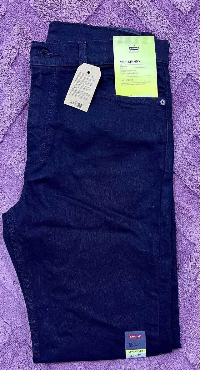 بنطلون رجالي Levi’s أصلي لون اسود

🔹 الموديل: 510 Skinny
🔹 قياس الخصر ٣٣ والطول ٣٢
🔹 قصة عصرية: ضيق بشكل أنيق من الفخذ إلى الأسفل
‏🔹 Stretch / Flex – مريح جدًا مع الحركة
🔹 مناسب للاستخدام اليومي واللبس العملي

📌 السعر ٧٥ الف

📞 للتواصل: خاص او واتس اب
***********
