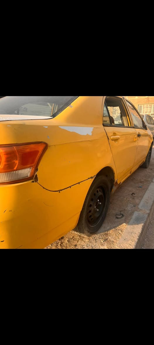 بي واي دي متروكه بس تشتغل هيئة وغرامة مصفرات وبأسمي شرط التحويل السعر ١٥
*********** 
المكان بغداد
