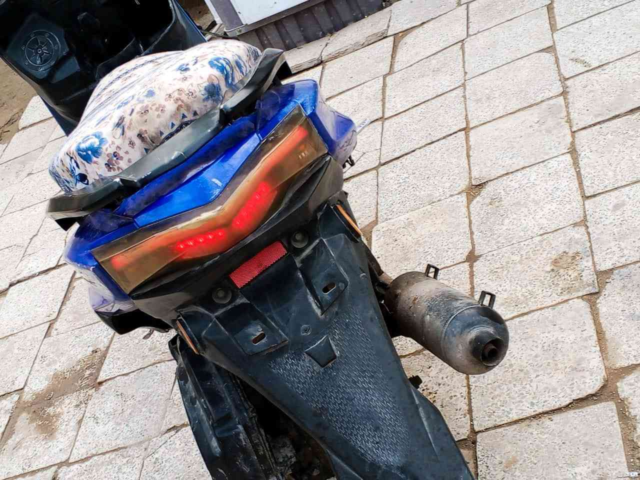 سلام عليكم دراجه ماكس ياباني للبيع كهربئيات كله شغاله 
بوشه 49بلادي  طك سلف ..بس وكفت بينه فجأه مانعرف عطله شنو نبيع كومه حديد  سعر 150 وبيه مجال حق جيه  رقم ***********  وتساب# مكاني كربلاء
