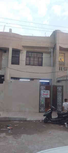 السلآم عليكم عندي بيت 100/الوجة5/وانزال20/مسلح طابقين  عنوان البلديات حي التراث /طابو صرف سكني ثاني يوم افتحلك بين/ بسمي  الشراي ھاذة رقمي *********** ثني فرع علة المدرسة المختار /وثاني فرع علة عدادية الصناعة /السعر160وبي مجال
