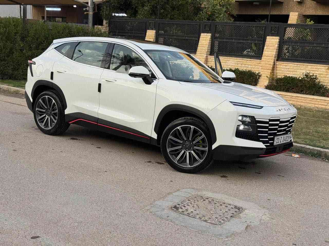 السلام عليكم 
جيتكور داشينك 2025 لون ابيض رقم بغداد ماشية 12 الف كيلو مكينة 1600 
مكفولة كفالة عامة بعدها بضمان الشركة 
فول مواصفات اعلى فئة مكان السياره زيونة السعر (27،500،000) عراقي بيها مجال بسيط الرقم للأستفسار (***********) Colombo, Sri Lanka
