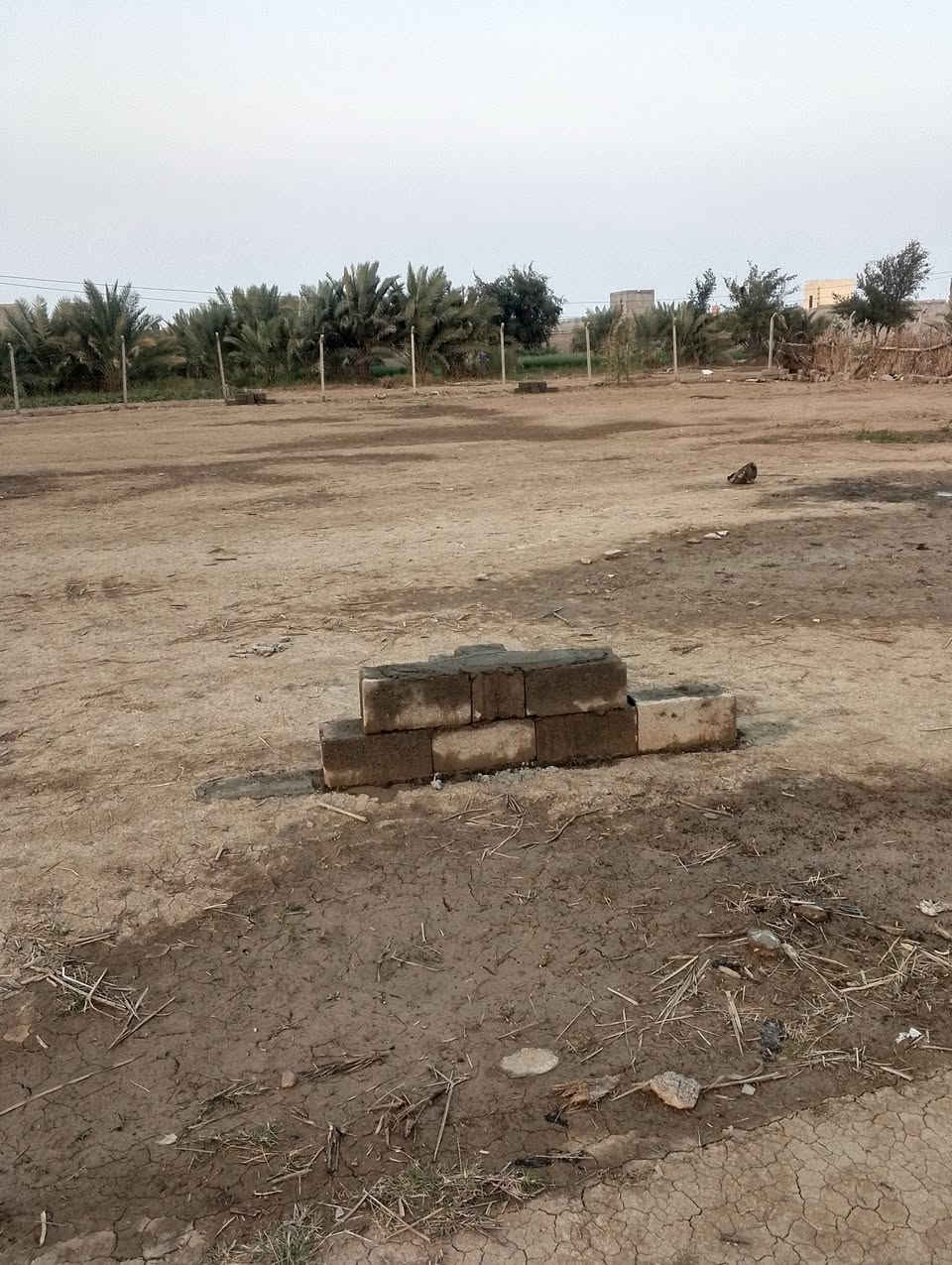 سلام عليكم 
ثلاث #قطع_للبيع مساحه الواحده 340 متر 
في حي الحكيم الثانيه علماً القطع طبگ سويه 
تبعد 100 متر عن شارع التبليط شارعها عرض 10 أمتار  #للأستفسار ***********
           الرقم الثاني***********
