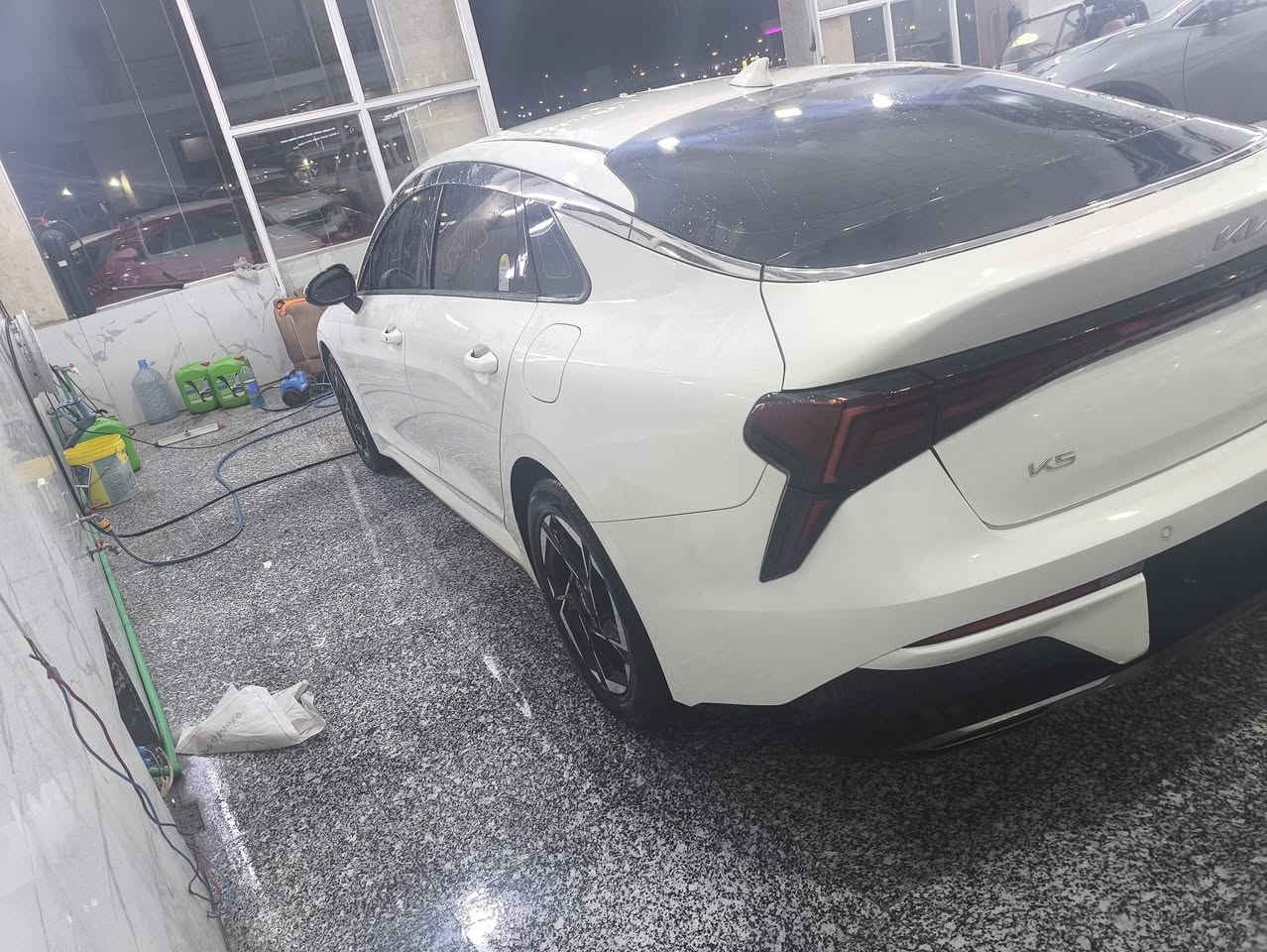 السلام عليكم K5  غاز 2024 كفالة عامه حره بدون رقم ترقيم جميع المحافظات فول مواصفات عده الفتحه مكان بصره معرض الرائد رقم ***********
