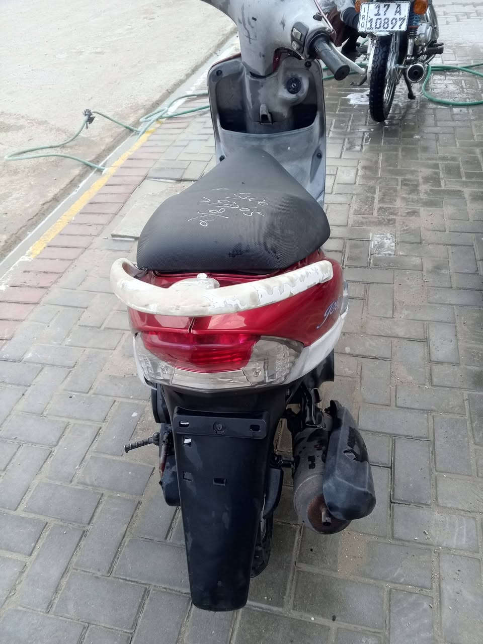 دراجه ماكس حاويه توه مطلعه نضيف  الشراي يجي خاص *********** واتساب
