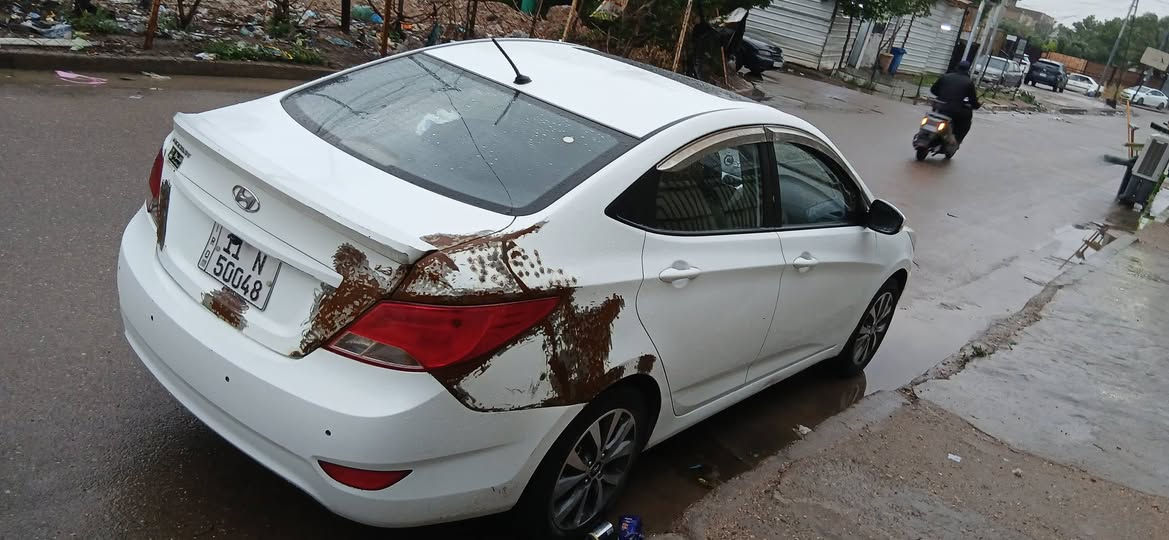 السلام عليكم من رخصة الادمن اخوان الشراي يقرا التفاصيل والتعجبه يتصل للبيع فقط لامراوس ولاقسط للبيع اكسنت خليجي موديل 16 بغداد الدولي مميز مكينه وكير على الشركه 1600 ماشيه ١٠٨ الف كيلو فتحه سقف تحكمات جهتين ايكو تقليل وقود شاشه كامره مكينه ام القطرتين المرغوب لاصرف ولاصوت ناعمه بشكل السياره بيهه ضربه بالجاملغ الخلفي وشويه بقبق الجنطه وشويه من الحوض والجاملغ الامامي جهه السائق بي بارد والدوسه شويه ماصابغهن ماعندي مجال  تخم تاير حداديه جاهزه تراي وين متريد العنوان الكراده اوالامين لتواصل
*********** السعر ١٠٥ ورقه مدوشمه كشنات وكاعيه جلد هاي كل التفاصيل
