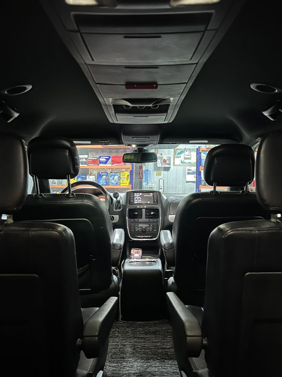 سلام عليكم دوج كرفان (2019) (GT) فول موصفات ثلاث قطع تبريد تحكم ستيرن تثبيت سرعه أبواب كهربائي جنطة كهربائي كشنات بلع كهربائي بردات بلاد تشغيل عن بعد مكينه كير خير من الله مكينه (3600) صدر امام خلفي خير من الله السيارة كامله ما بيه نقص ماشيه(109)كيلو الحادث بصيط جدا موضح بل منشور : السعر( 186) وبيه مجال الشراي بدون زحمه ال مو شراي لا يتعبني ولا يكسر بحلالي ***********  عنواني بغداد 📍🔥🔥🔥 ومتواجد بسامرا بين فتره وفتره
