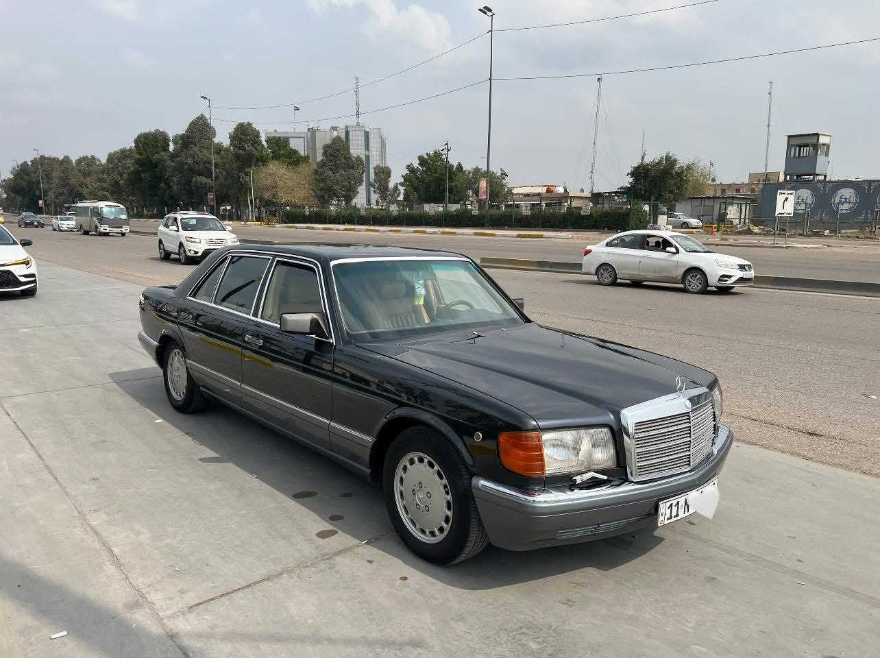سلام عليكم مارسدس رئاسي موديل1990
560SAL

مكفوله من الضربه وتبديل بس صبغ جماليه 

جديدة سياره كلش داخل عسلي كهربائيات كلها شغاله تبريد ثلج وكير ومكينه مكفولات معروضه سياره 130 ورقه وبيها مجال مكانها بغداد شارع فلسطين وهذا رقمي *********** اتصل وادلل
