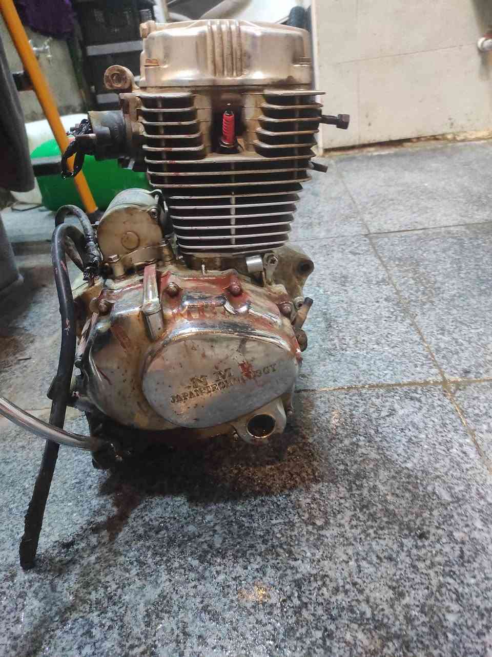 السلام عليكم محرك لبيع شغال بس يبخر سعر 55 وبيه مجال مكاني حي الجامعه هاذه رقمي تصل وتدلل ***********
