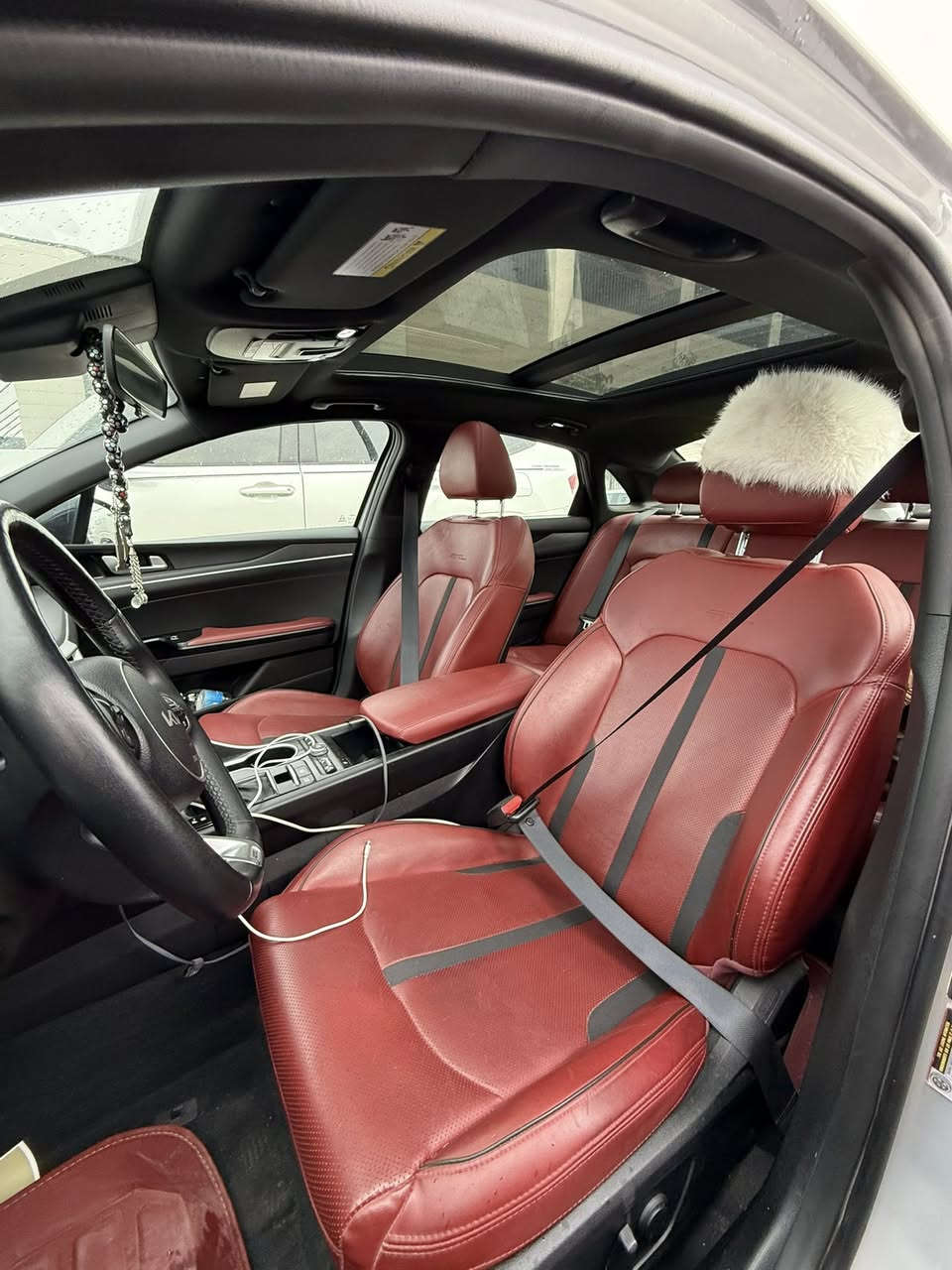 كيا k5 2023 وارد امريكي جيتي لاين
ماشية 16mile سيارة نضيفه وكامله 
ضربتها بابتين بدون ايرباك البوب مبدلة 
فول مواصفات 
بصمة 
تشغيل عن بعد
كشنات تدفئة
كرسي السائق كهرباء 
بانوراما 
وبقية مواصفات المعروفه

مكان السيارة بغداد الدورة
السعر 220 
رقم تواصل ***********
