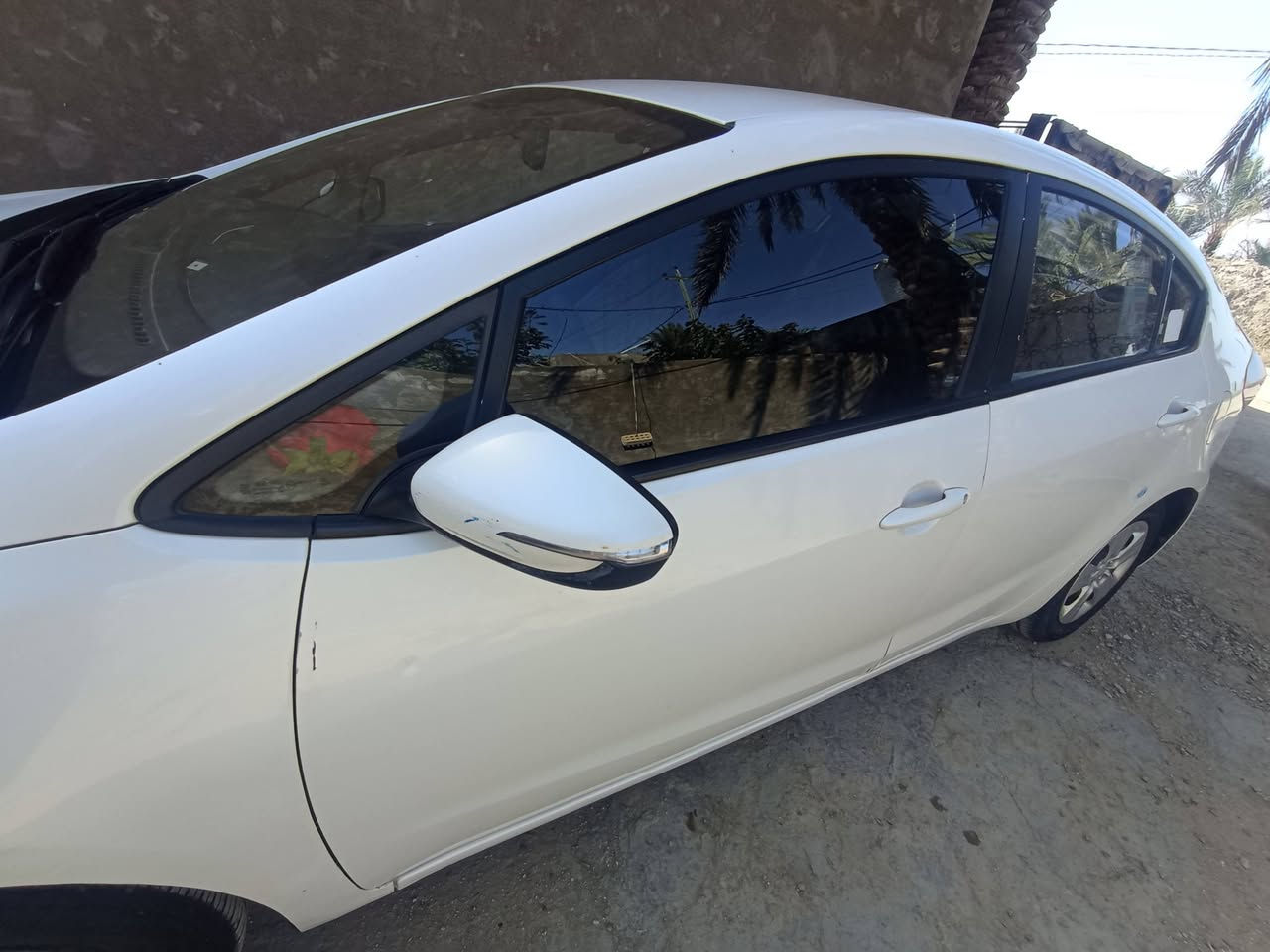 سيراتو خليجي 
2018 بدون مواصفات
بيه تبديل بابين وشوية صبغ كلهن بجهة السائق سياره جديده ونظيفه جداً 
السعر 120
***********
