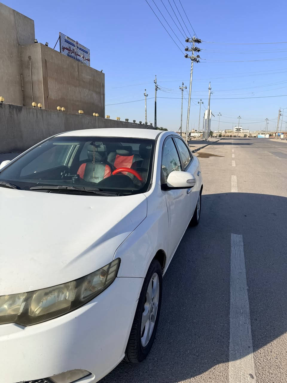 السلام عليكم 
سيراتو 2010
جنطة مبدل ، وارد خليجي محرك نظيف وكير محرك ستندر 
نص فول دشبول لونين اسود ماروني هوة والبيبان
92 بيها مجال 
المكان النجف


**إذا كنت صاحب هذا الإعلان وتريد حذفه لأي سبب، رجاءا أرسل رسالة إلى الدعم الفني**