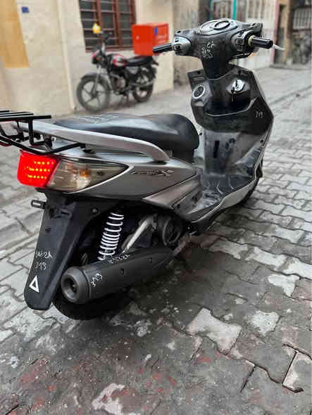 دراجه سكنس فحل جدييده مال رمبه نوزل خطين مكينه ناعمه شلعه معدل ربع نكره كفرات اصليه كهربائياتها كلها شغاله دراجه تتعب دكول جديده مكفوله اي نقص مابيها السعر 750 الف العنوان بغداد *********** بغداد
