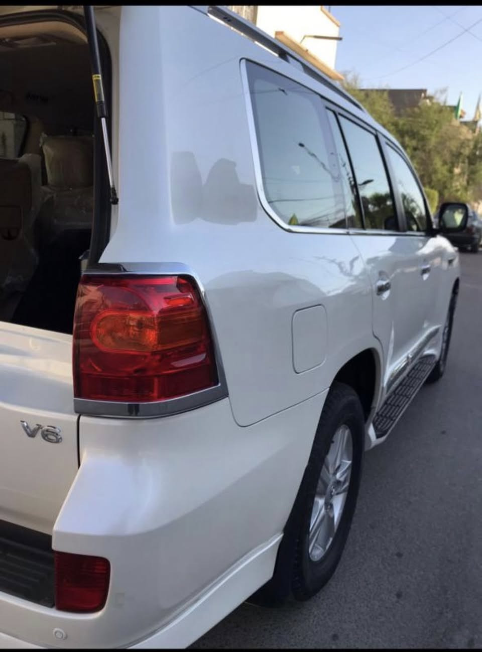 تويوتا لاندكروز 2014 ابيض GXR بريم كامل مواصفات
محرك 6 سلندر 

رقم بغداد الجديد باسمي تحويل مباشر 

استخدام شخصي جديده بمعنى الكلمه 

مكفوله كفاله عامه عدا  بارد بسيط 

مكينه كير كفالة 100‎%‎ 

المواصفات المعروفه للاندكروزر  GXR

حساسات ، كامره 

تشغيل عن بعد ، لايت زينون عالي ناصي 

داخل جلد ، كرسي كهرباء ، طفاية

مرايات عتم عاكس للضوء العالي 

السعر 385 ورقة وبيه مجال 

عنوان السيارة بغداد زيونه

للاستفسار 
***********
