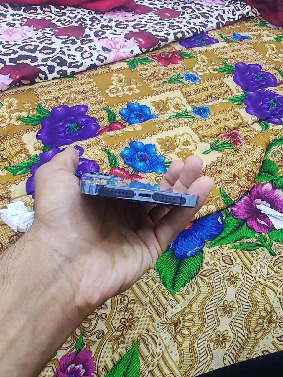 السلام عليكم عيني ايفون 13 برو ماكس جهاز نضيف و مداري و مغلفه  ضهر مالته يعني بين قوسين محافض عليه زلق ما بي جهاز ذاكره 512 كاردونه وياء  جهاز  امريكي بطاريه 90 جهاز لا مفتوح و لا مبدل وياء اي شي سعر 750 و بي مجال قليل جهاز حلو لو ما محتاج ونبي ما بيعه مكاني القرنه  راسني ع وساب او تتصل ***********
