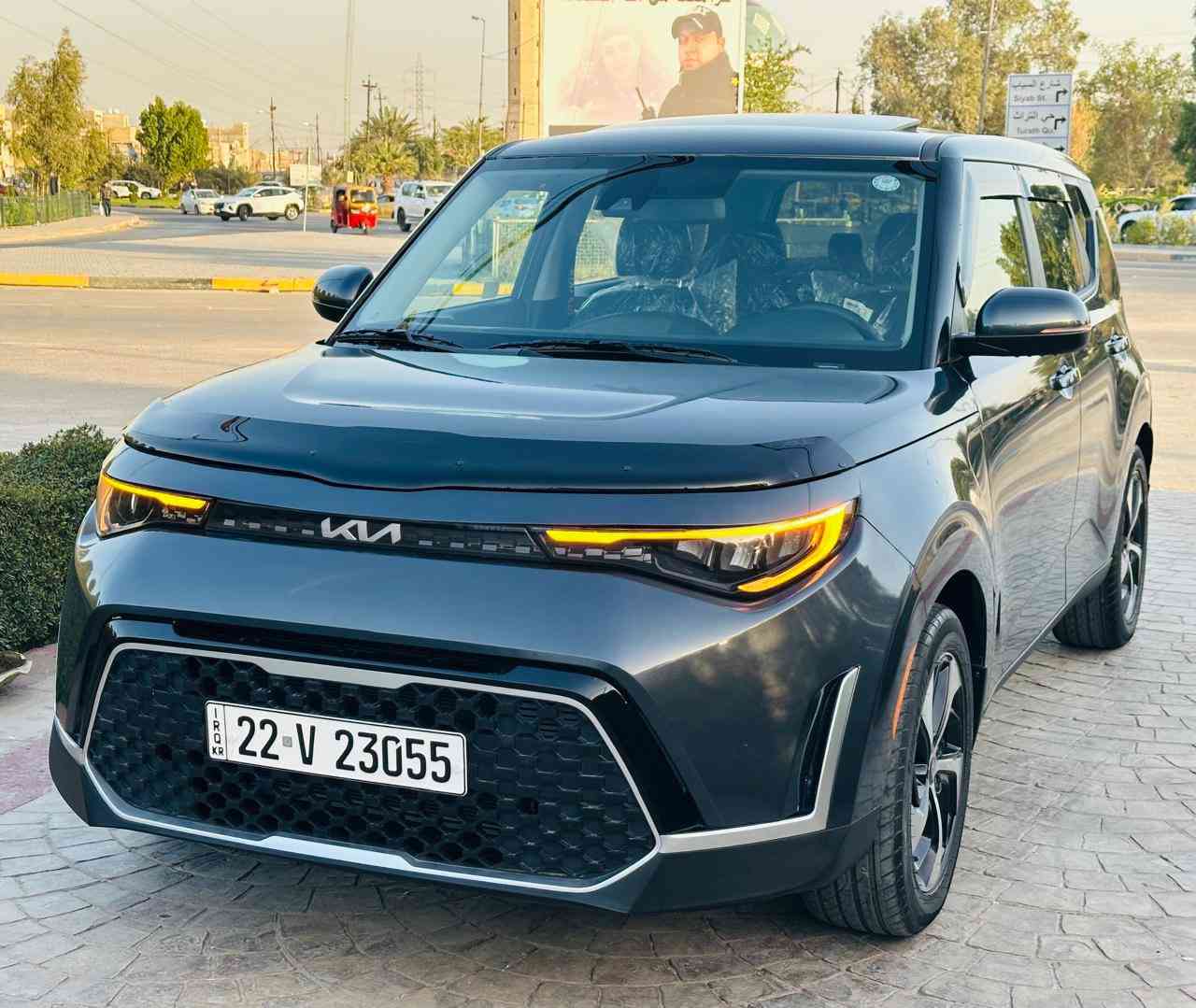 السلام عليكم ( بيع فقط بدون مراوس )
كيا صول 2025 بدون صبغ بدون تبديل لون فيلي
 زيرو ماشية الف محرك 2000 دوش
مرقمة اربيل جديد دخول وترقيم وهزة وفحص كلة جديد 
ضرر السيارة جدا بسيط : كسر بدعامية ومكانين بارد بي دي ار على كد شبر  باقي مكفول 
المواصفات :
سلايت فتحة بسقف / لايتات لد زنون عدسات 
بك لايتات لد / رادارات وتنبيهات من جميع الجهات / نقطة عمياء واشاير بلمري / شاحن واير ليس / تدفئة كشنات وتدفئة ستيرن / منافذ شحن امامية وخلفية / تحديد مسارات سياقة ذاتية / كيجات الكترونية / انظمة قيادة نورمال وسبورت / اطفاء ذاتي / انارة داخلية لد 
 وباقي المواصفات المعروفة
السيارة جديدة ونظيفة جدا وجاهزة وكاملة
العنوان : بغداد / الكرخ 
للاستفسار :  ***********  ومتوفر بي واتساب
