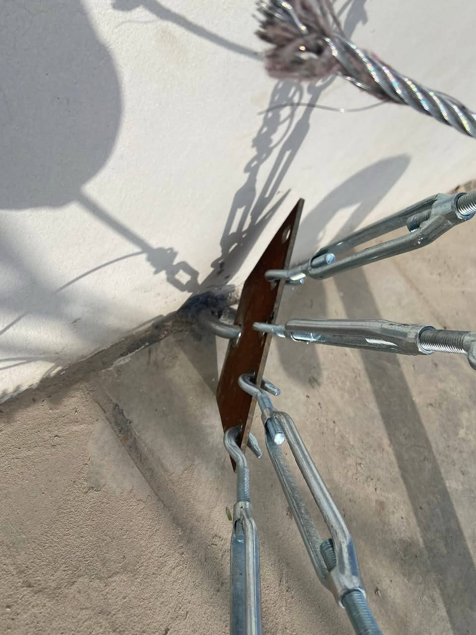 جانب من اعمالنا نصب برج رباعي 30 متر 
كوادر متخصصة في فتح ونصب وصيانة الأبراج 
*********** عبدالله
