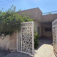 قطع من دار مساحه 100م يعتبر كاع للبيع موقع حلو جدا حي الجهاد الطائي ال...