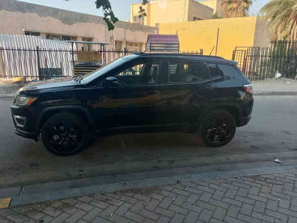 السلام عليكم جيب كومباس موديل 2021 رقم اربيل تحويل أو وكاله للمشتري
مواصفات فول واحد عل واحد  
بانوراما 

بصمه تشخيل والباب الخلفي كهرباء 
كشنات جلد  وكهربا 
انزلاق سايد البريك بصمه رادار امامي وجانبية وخلفي 

شاشه كبيره وكامره دواره 
تحكم استيرن فول 
قطعتين تبريد 
مخارج يو اس ابي 
فور ويل دفع رباعي
 حادث جاملغ وبنيد وحافت الباب  صبغ  حادث صطحي 
السعر 145ووبيه مجال بسيط 
مكان الأعظمية الاتصال على الرقم ***********
