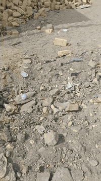 قطعه للبيع 100 متر ركن وجهين على شارع 20 شارع رئيسي شارع تجاري قطعه تبعد عن التبليط 20 متر قطعه تجاريه كافه الخدمات موجوده وسكن موجود طابو صرف ثاني يوم المداور العنوان الكامل تضحيه نهايه الشارع العياده حي الكرامه السعر 65قفل رقم الهاتف ***********
