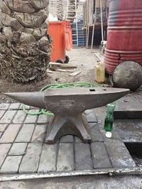 سندان  قديم للبيع السعر   ٢٥٠ الف تـ ٠٧٧٠٠٠٩٠٤٩٧